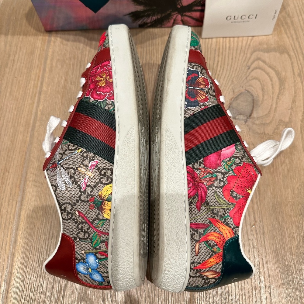 Gucci Supreme Flora Sneakers - Picture 9 of 13